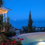 Drei Grazien- Luxurioese Mit Eigenem Pool By Interhome *